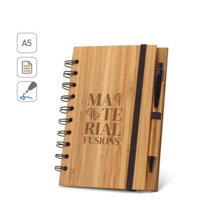 DICKENS A5. Тефтер със спирала A5 от бамбук със 100% рециклирана хартия