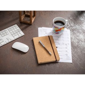 HAWKINS A5. Корков бележник A5 с чисти страници
