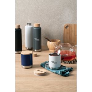 NORRE BOTTLE. Вакуумна бутилка от неръждаема стомана (36% рециклирана) с двойна стена 640 mL