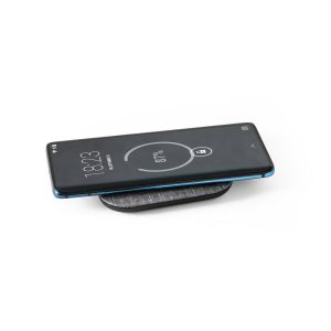 RENEWAL CHARGER. 10 W бързо безжично зарядно устройство, изработено от рециклиран PET (100% rPET)