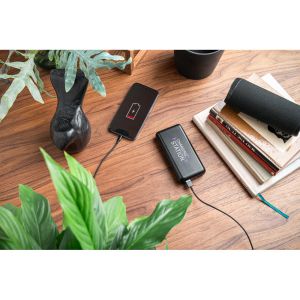 LEAKEY 20. Захранваща батерия 20'000 mAh от рециклиран ABS (100% rABS)